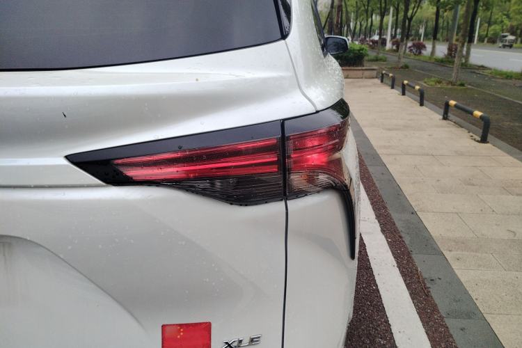 Used Toyota SIENNA 2024 2.5L Hybrid Four-Wheel Drive Luxury Edition Exterior 3
