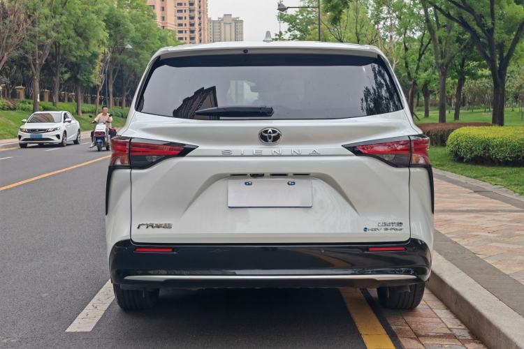 Used Toyota SIENNA 2024 2.5L Hybrid Four-Wheel Drive Prestige Edition Exterior 4
