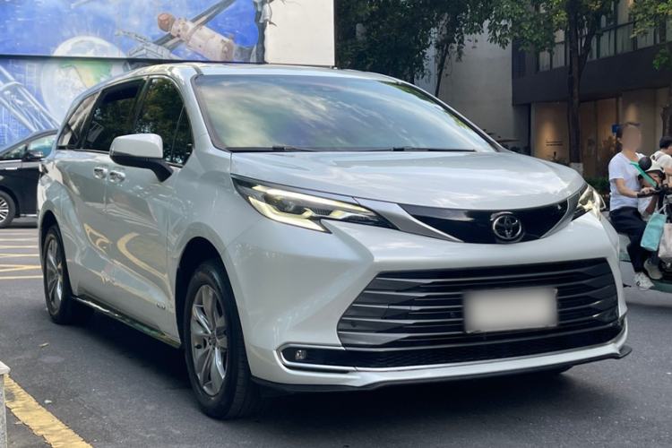 Used Toyota SIENNA 2024 2.5L Hybrid Four-Wheel Drive Luxury Edition Exterior 4