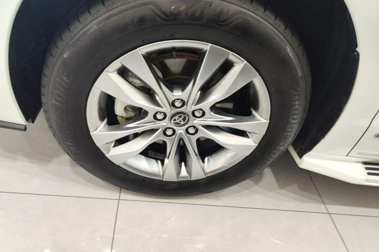 Used Toyota SIENNA 2024 2.5L Hybrid Comfort Edition Exterior 4