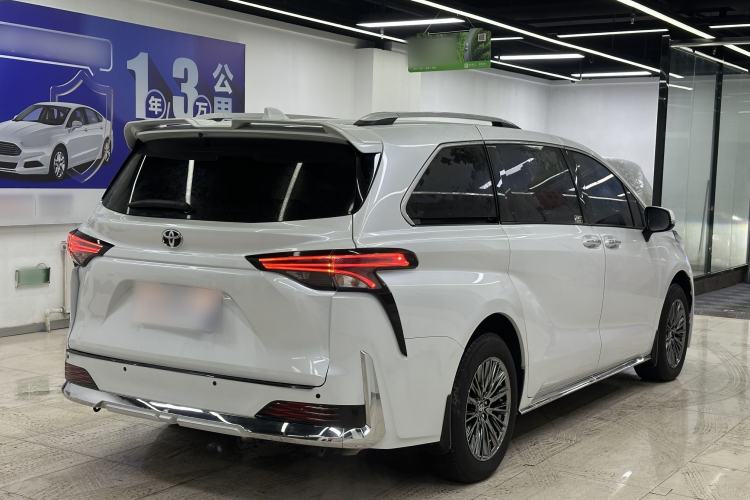 Used Toyota SIENNA 2024 2.5L Hybrid Four-Wheel Drive Prestige Edition Exterior 4