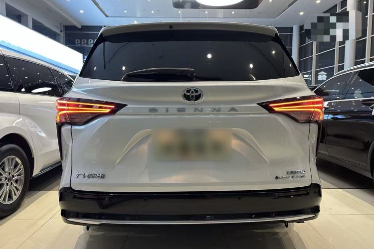 Used Toyota SIENNA 2024 2.5L Hybrid Four-Wheel Drive Prestige Edition Exterior 4