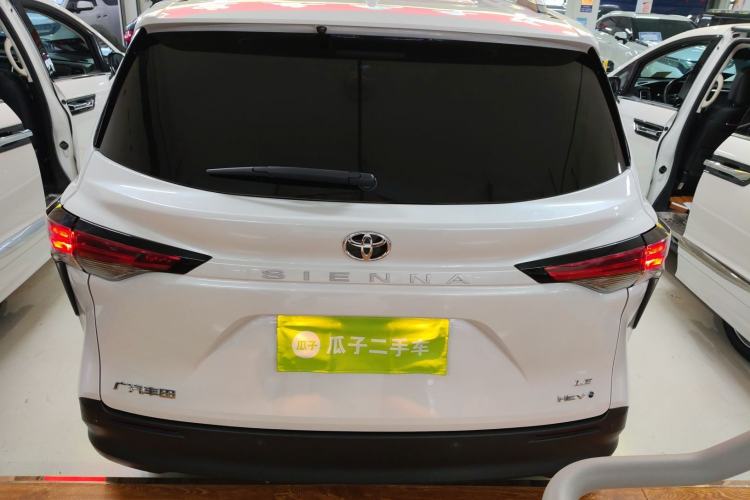 Used Toyota SIENNA 2024 2.5L Hybrid Comfort Edition Exterior 4