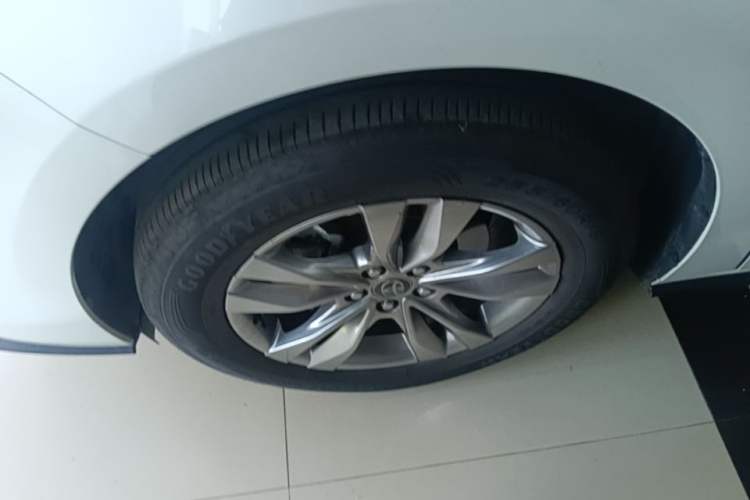 Used Toyota SIENNA 2024 2.5L Hybrid Luxury Edition Exterior 4