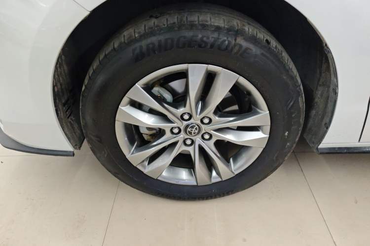 Used Toyota SIENNA 2024 2.5L Hybrid Four-Wheel Drive Prestige Edition Exterior 4