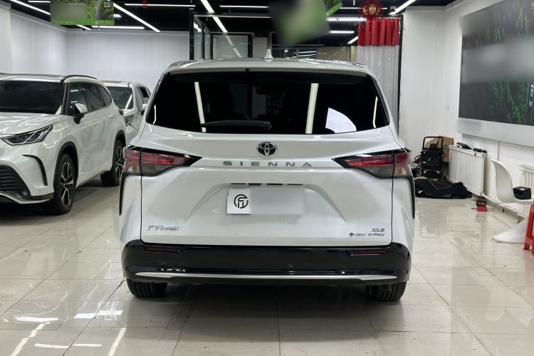 Used Toyota SIENNA 2024 2.5L Hybrid Four-Wheel Drive Luxury Edition Exterior 4