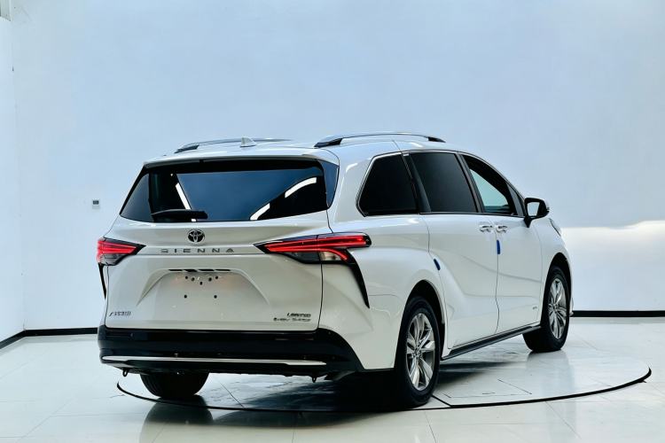 Used Toyota SIENNA 2024 2.5L Hybrid Four-Wheel Drive Prestige Edition Exterior 4