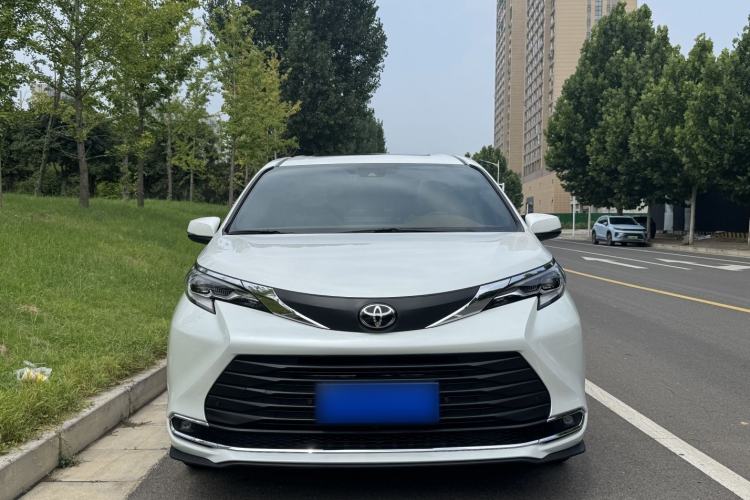 Used Toyota SIENNA 2024 2.5L Hybrid Comfort Edition Exterior 4