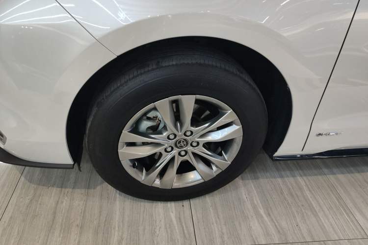 Used Toyota SIENNA 2024 2.5L Hybrid Four-Wheel Drive Prestige Edition Exterior 4