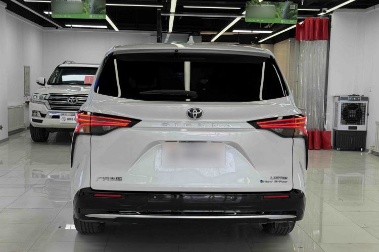 Used Toyota SIENNA 2024 2.5L Hybrid Four-Wheel Drive Prestige Edition Exterior 4
