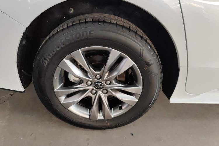 Used Toyota SIENNA 2024 2.5L Hybrid Comfort Edition Exterior 4