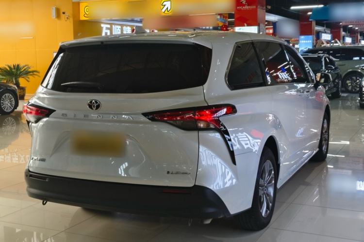 Used Toyota SIENNA 2024 2.5L Hybrid Comfort Edition Exterior 4