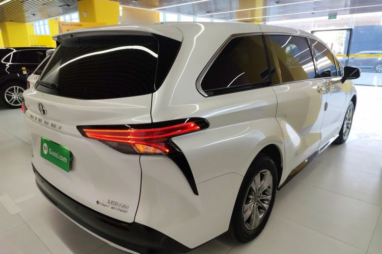 Used Toyota SIENNA 2024 2.5L Hybrid Four-Wheel Drive Prestige Edition Exterior 5