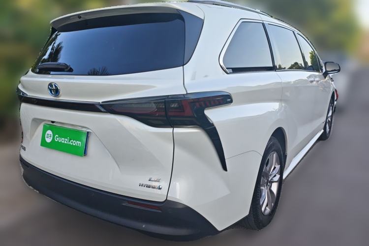 Used Toyota SIENNA 2024 2.5L Hybrid Comfort Edition Exterior 5