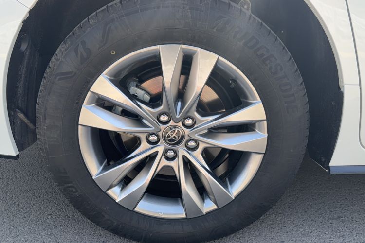 Used Toyota SIENNA 2024 2.5L Hybrid Four-Wheel Drive Prestige Edition Exterior 5