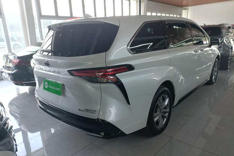 Used Toyota SIENNA 2024 2.5L Hybrid Four-Wheel Drive Prestige Edition Exterior 5