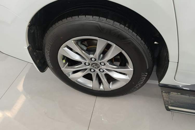 Used Toyota SIENNA 2024 2.5L Hybrid Four-Wheel Drive Luxury Edition Exterior 5