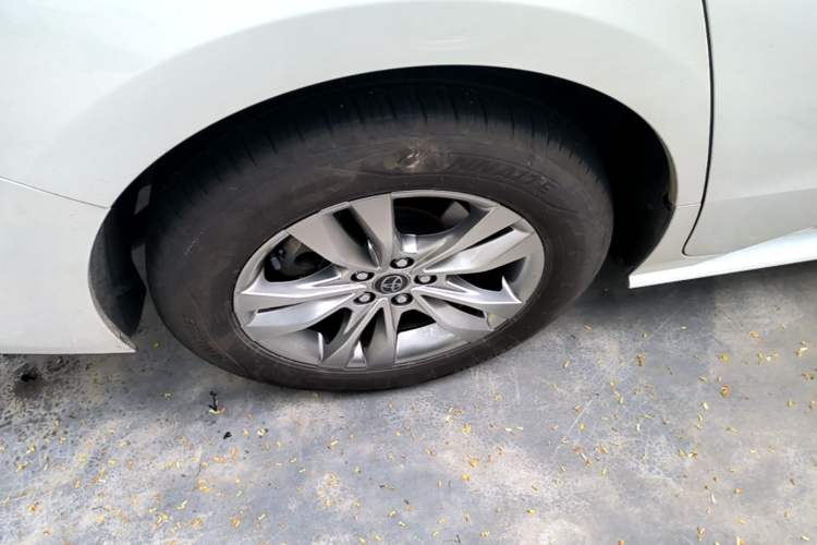 Used Toyota SIENNA 2024 2.5L Hybrid Comfort Edition Exterior 5