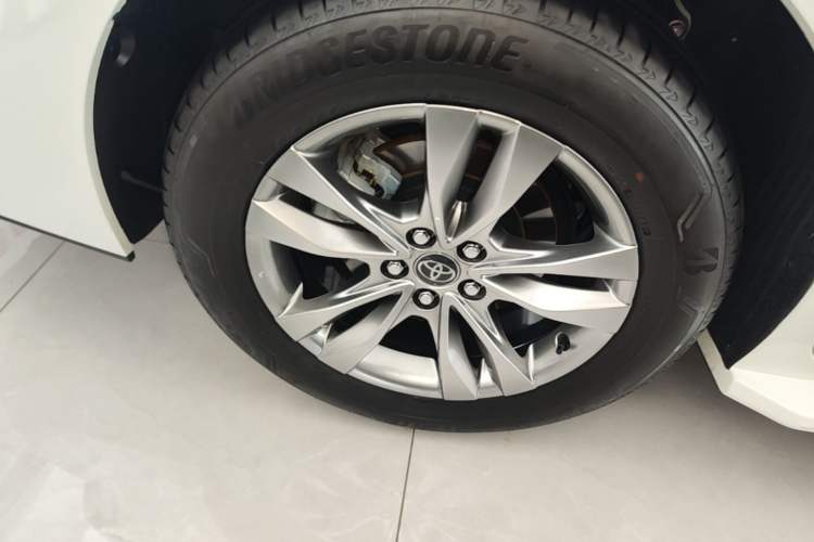Used Toyota SIENNA 2024 2.5L Hybrid Comfort Edition Exterior 5