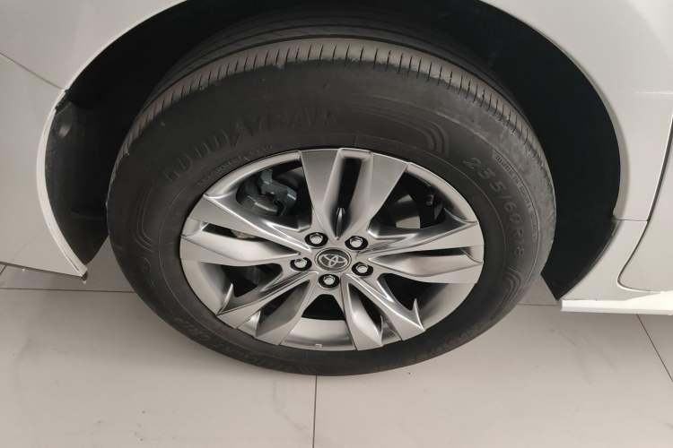 Used Toyota SIENNA 2024 2.5L Hybrid Comfort Edition Exterior 5