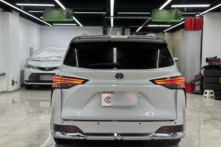 Used Toyota SIENNA 2024 2.5L Hybrid Four-Wheel Drive Prestige Edition Exterior 5