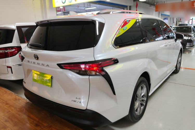 Used Toyota SIENNA 2024 2.5L Hybrid Comfort Edition Exterior 5