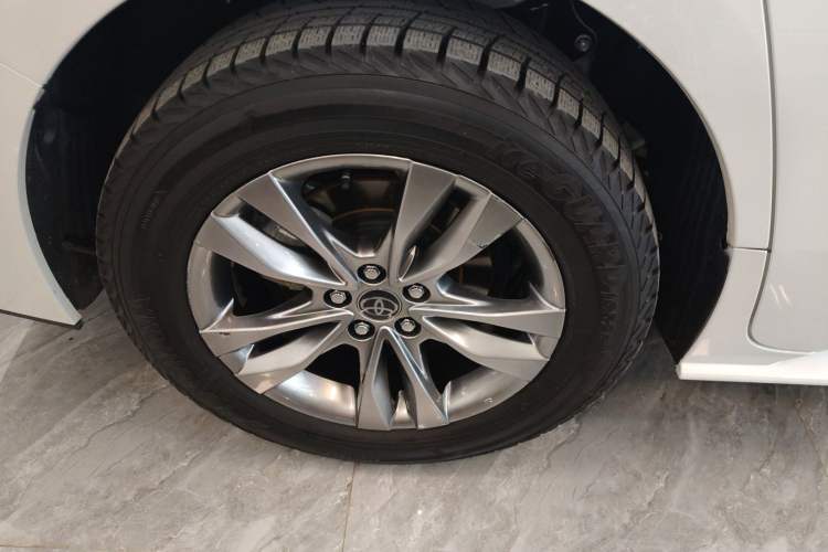 Used Toyota SIENNA 2024 2.5L Hybrid Comfort Edition Exterior 5