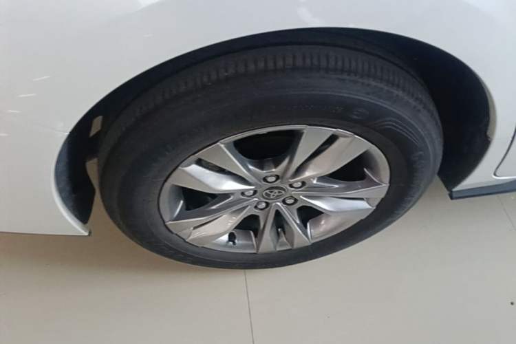 Used Toyota SIENNA 2024 2.5L Hybrid Luxury Edition Exterior 5