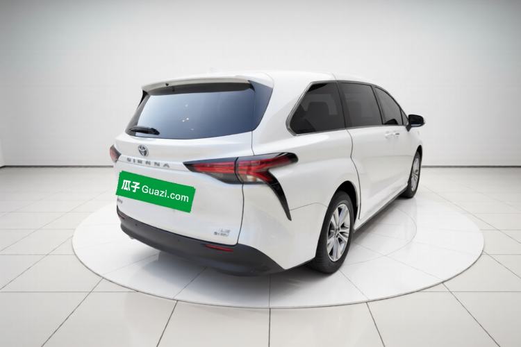 Used Toyota SIENNA 2024 2.5L Hybrid Comfort Edition Exterior 5