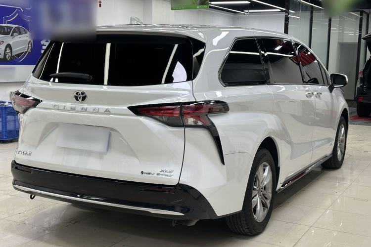 Used Toyota SIENNA 2024 2.5L Hybrid Four-Wheel Drive Luxury Edition Exterior 5