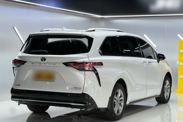 Used Toyota SIENNA 2024 2.5L Hybrid Four-Wheel Drive Prestige Edition Exterior 5