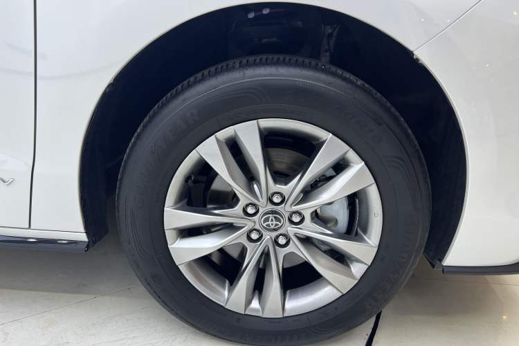Used Toyota SIENNA 2024 2.5L Hybrid Four-Wheel Drive Prestige Edition Exterior 5