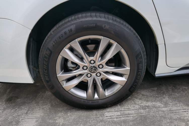 Used Toyota SIENNA 2024 2.5L Hybrid Four-Wheel Drive Prestige Edition Exterior 5