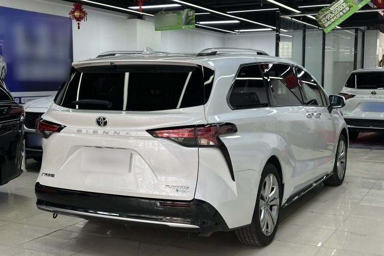 Used Toyota SIENNA 2024 2.5L Hybrid Platinum Edition Exterior 5