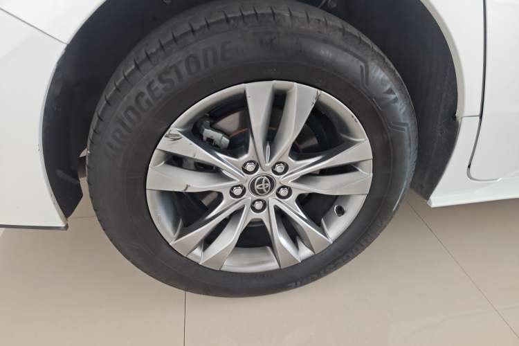 Used Toyota SIENNA 2024 2.5L Hybrid Comfort Edition Exterior 5