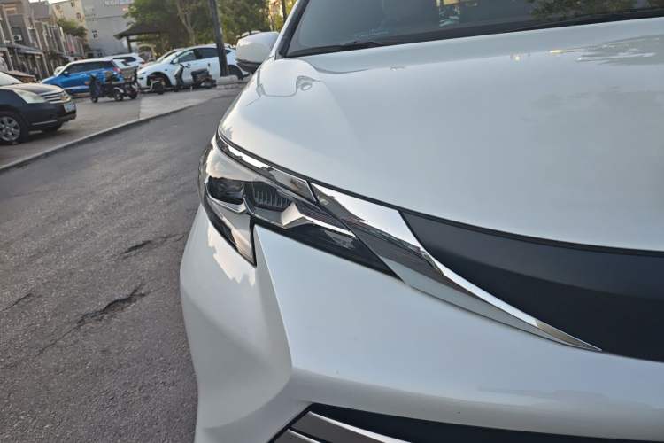 Used Toyota SIENNA 2024 2.5L Hybrid Comfort Edition Exterior 6