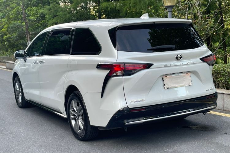 Used Toyota SIENNA 2024 2.5L Hybrid Four-Wheel Drive Luxury Edition Exterior 6