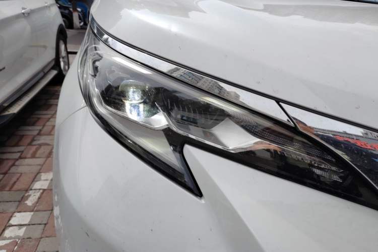 Used Toyota SIENNA 2024 2.5L Hybrid Comfort Edition Exterior 6