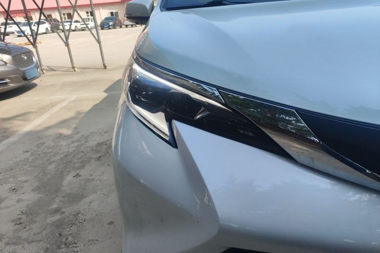 Used Toyota SIENNA 2024 2.5L Hybrid Comfort Edition Exterior 6