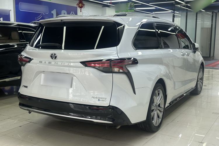 Used Toyota SIENNA 2024 2.5L Hybrid Platinum Edition Exterior 6