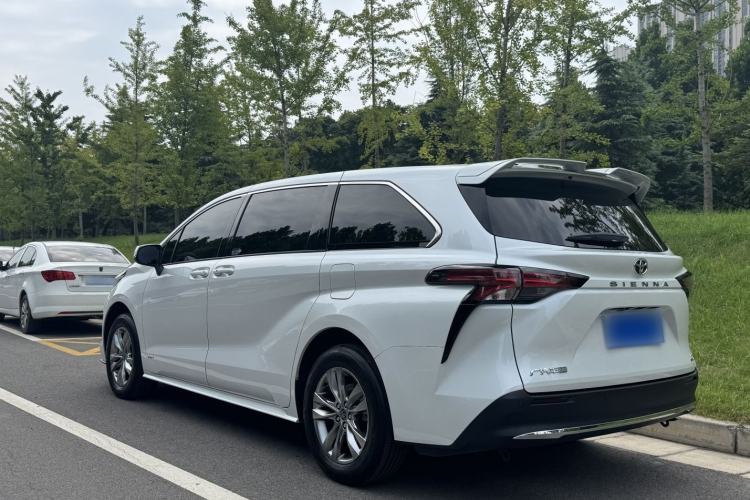 Used Toyota SIENNA 2024 2.5L Hybrid Comfort Edition Exterior 6