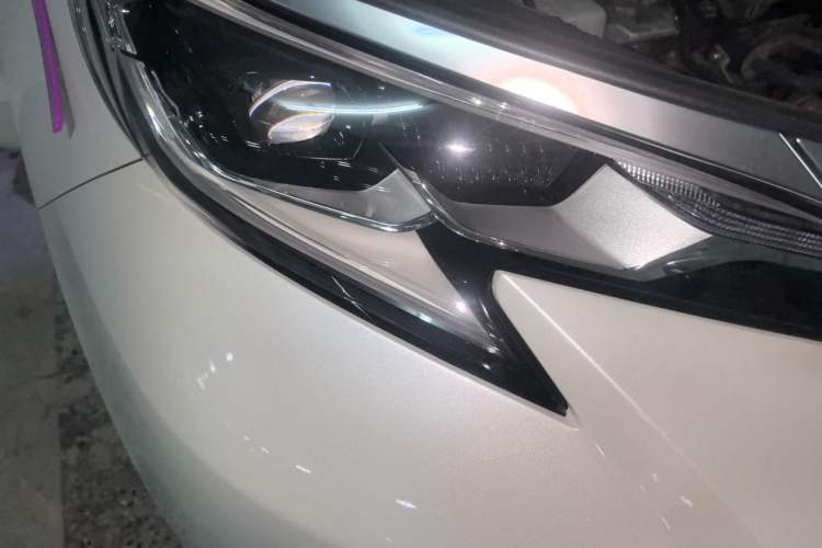 Used Toyota SIENNA 2024 2.5L Hybrid Luxury Edition Exterior 6