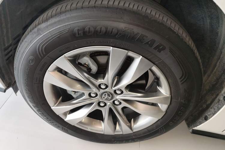 Used Toyota SIENNA 2024 2.5L Hybrid Four-Wheel Drive Prestige Edition Exterior 7