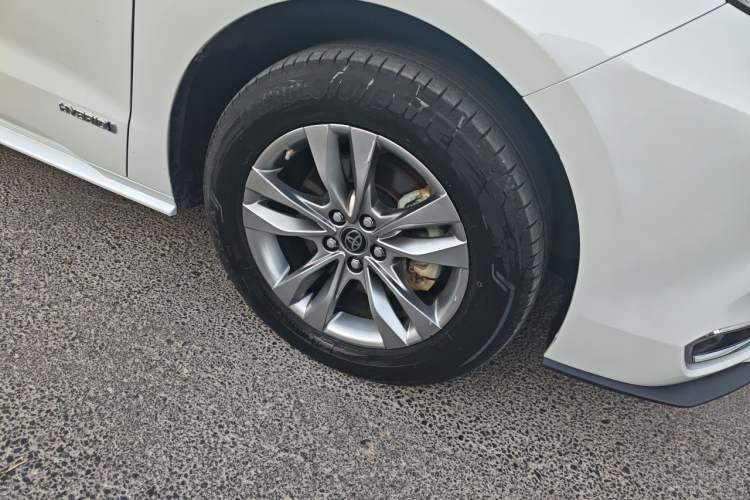 Used Toyota SIENNA 2024 2.5L Hybrid Comfort Edition Exterior 7