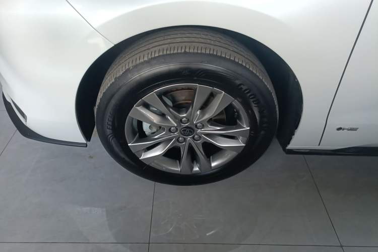 Used Toyota SIENNA 2024 2.5L Hybrid Four-Wheel Drive Prestige Edition Exterior 7