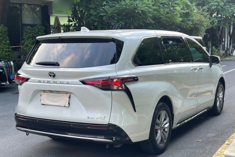 Used Toyota SIENNA 2024 2.5L Hybrid Four-Wheel Drive Luxury Edition Exterior 7