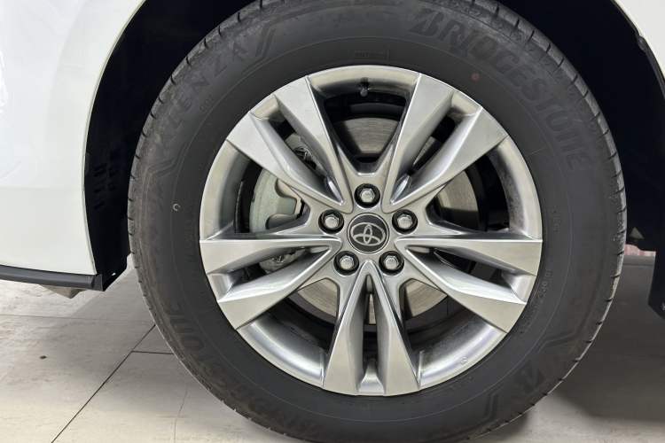Used Toyota SIENNA 2024 2.5L Hybrid Four-Wheel Drive Prestige Edition Exterior 7
