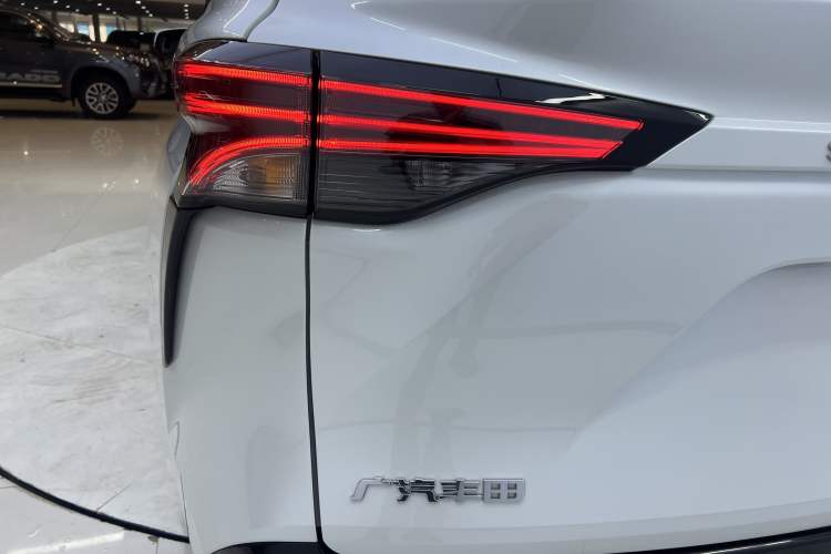 Used Toyota SIENNA 2024 2.5L Hybrid Ultimate Edition Exterior 7