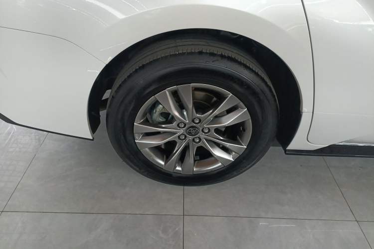 Used Toyota SIENNA 2024 2.5L Hybrid Four-Wheel Drive Prestige Edition Exterior 8