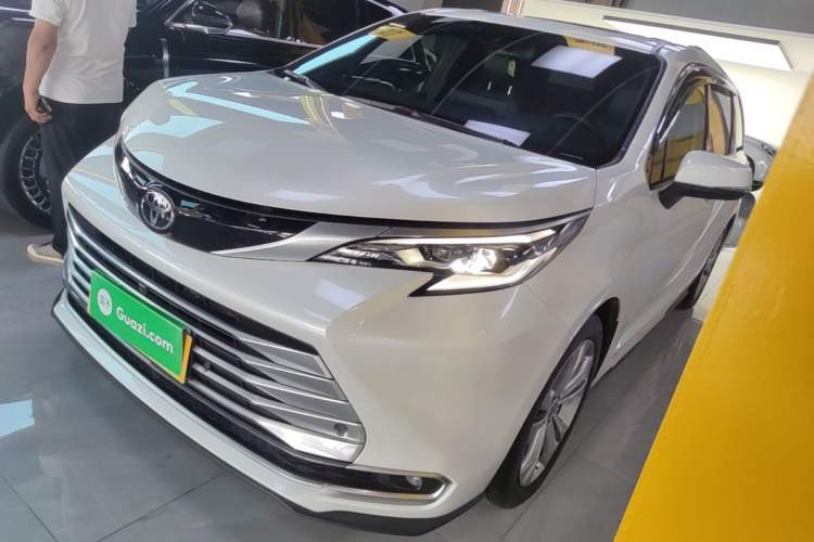 Used Toyota SIENNA 2024 2.5L Hybrid Platinum Edition Guazi used car, China used car export, Used car for sale, Used  cars, Cheapest cars for sale